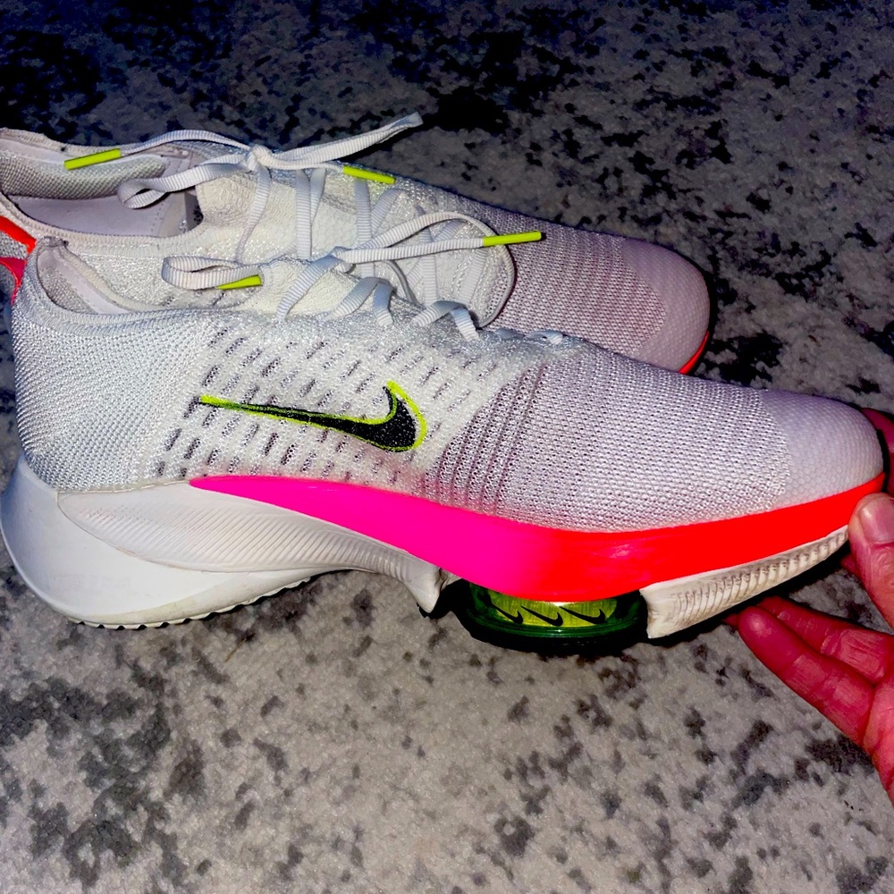 Nike Air Zoom Tempo 10.5